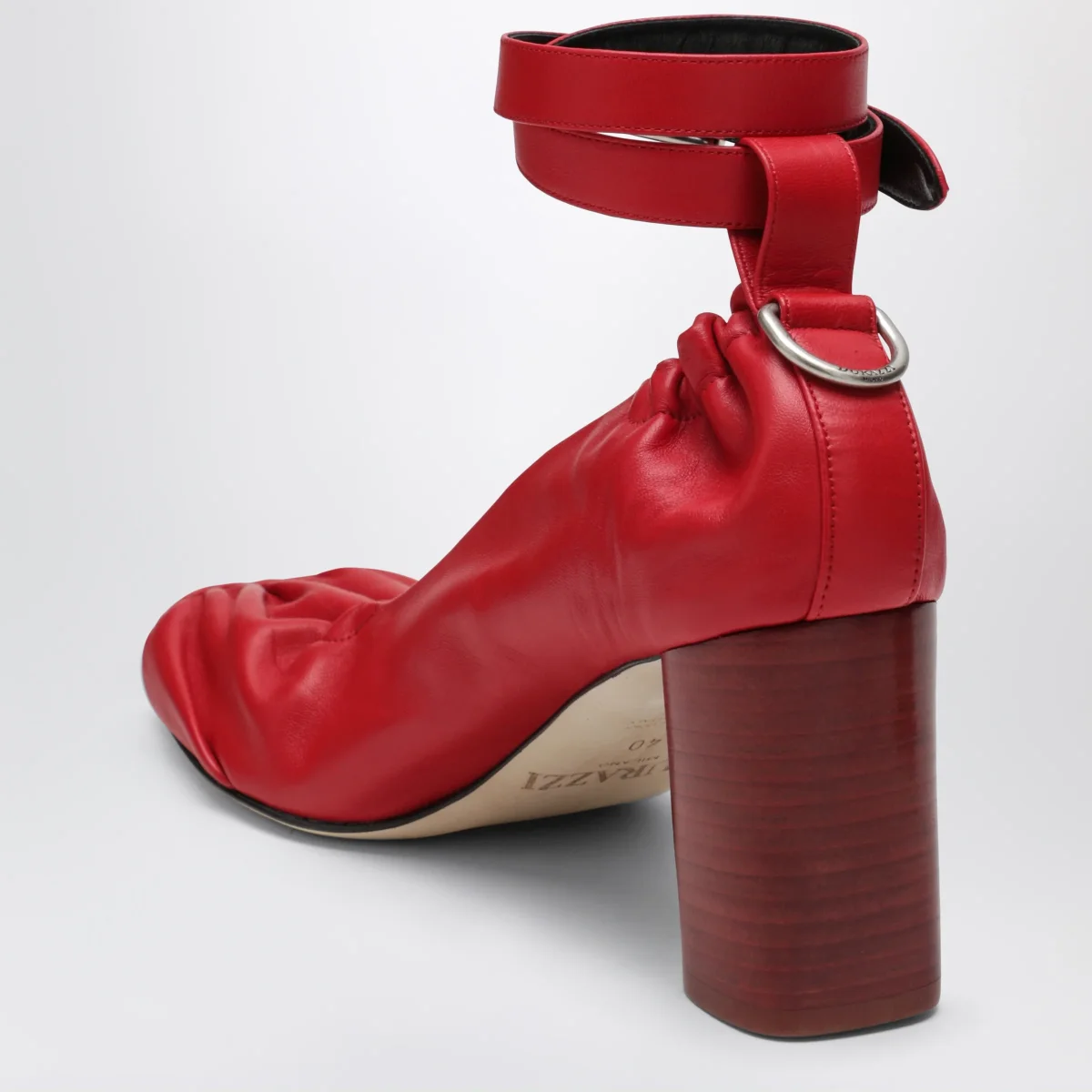 Décolleté rosso con logo D-Ring – Image 5