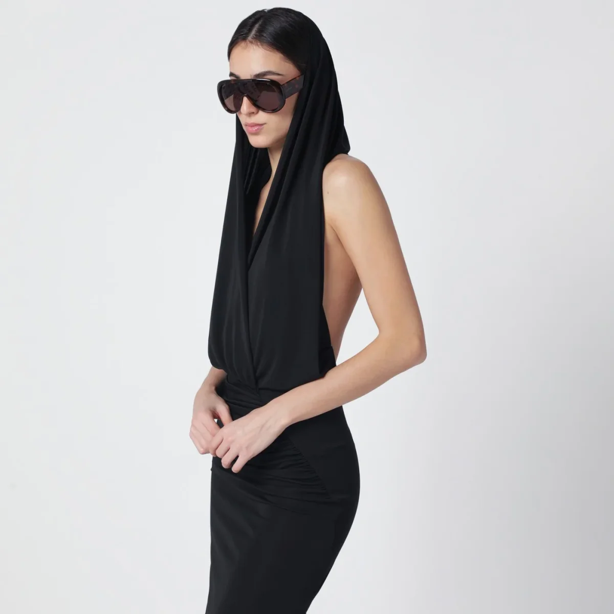 Abito midi Annie con cappuccio nero - Image 5