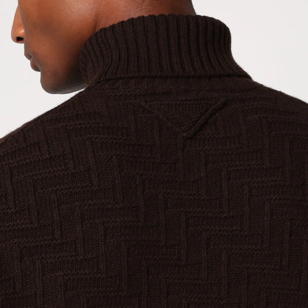 Maglia dolcevita marrone in misto cashmere - Image 5